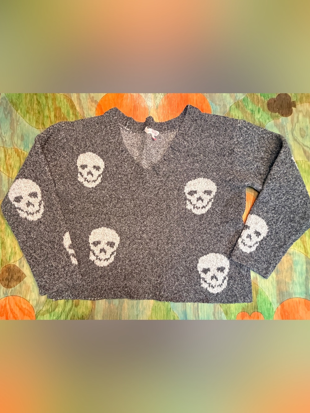 No Boundaries Skull Sweater Womens Large L Gray V-Neck Polyester Spandex Stretch